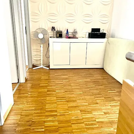 Apartman 8-10 People Ap.5,5 Modern, Near The Lake, Centre,