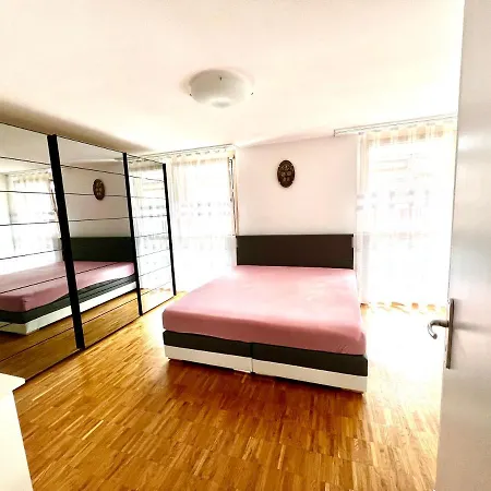 Апартаменты 8-10 People Ap.5,5 Modern, Near The Lake, Centre, *